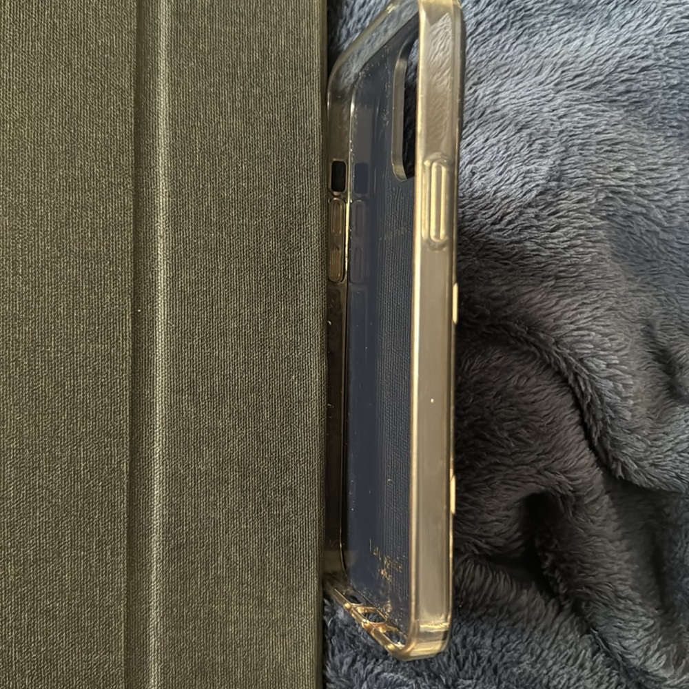 Kate spade ♠️ IPhone 13 Pro Max case. - Picture 3 of 5